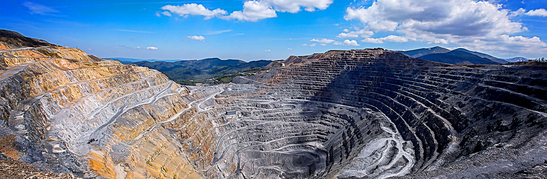 Ellatzite-Med ore mine.
