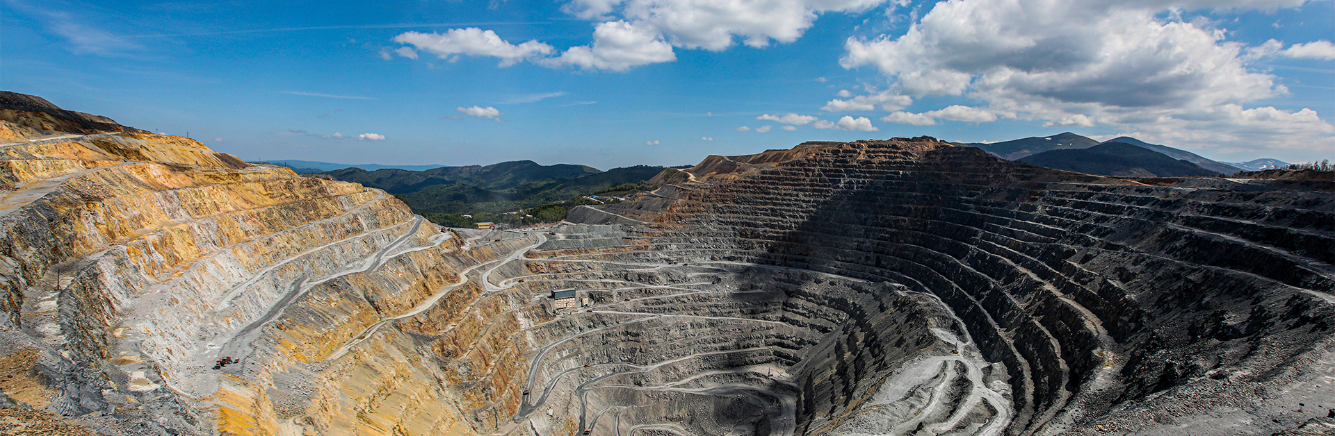 Ellatzite-Med ore mine.
