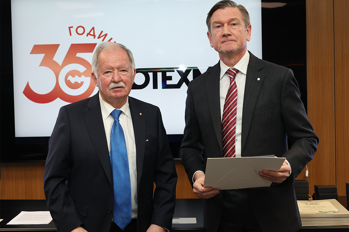 Проф. дтн инж. Цоло Вутов и г-н Доминик Хамерс по време на 35 годишнината на Геотехмин ООД